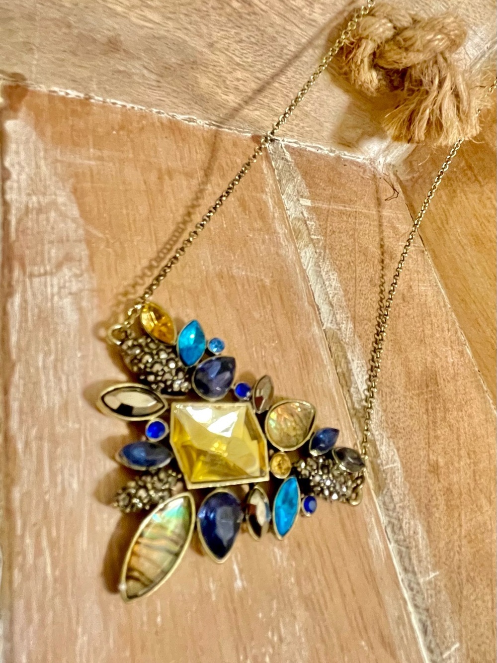 Unique Gold-Tone Blue & Gold Rhinestone Statement Necklace - Stunning! - Picture 5 of 5
